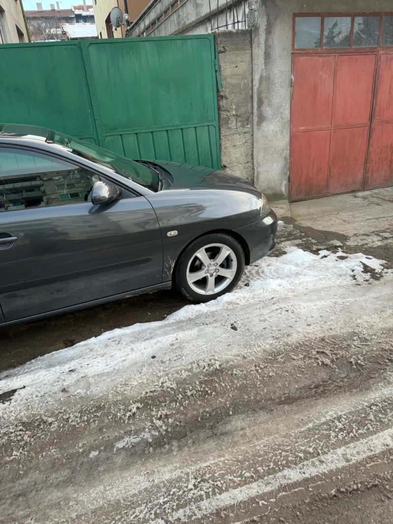 Seat Ibiza, снимка 4 - Автомобили и джипове - 49345709