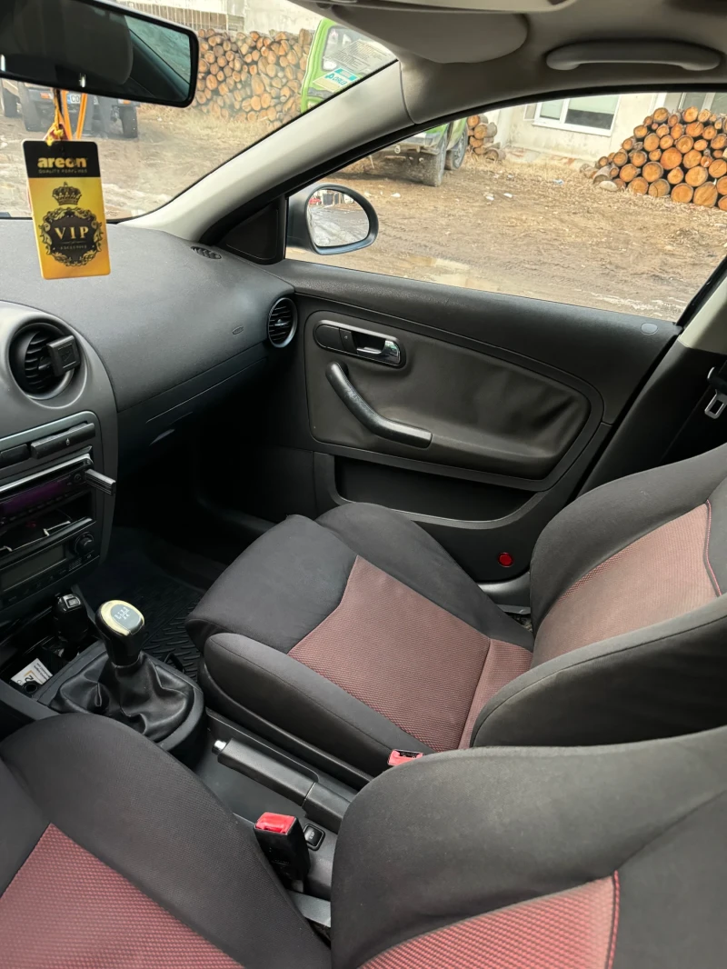 Seat Ibiza, снимка 3 - Автомобили и джипове - 49345709