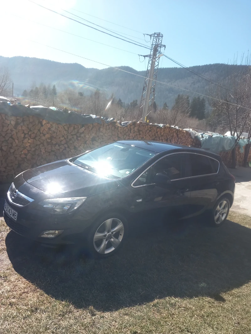 Opel Astra, снимка 1 - Автомобили и джипове - 48910410