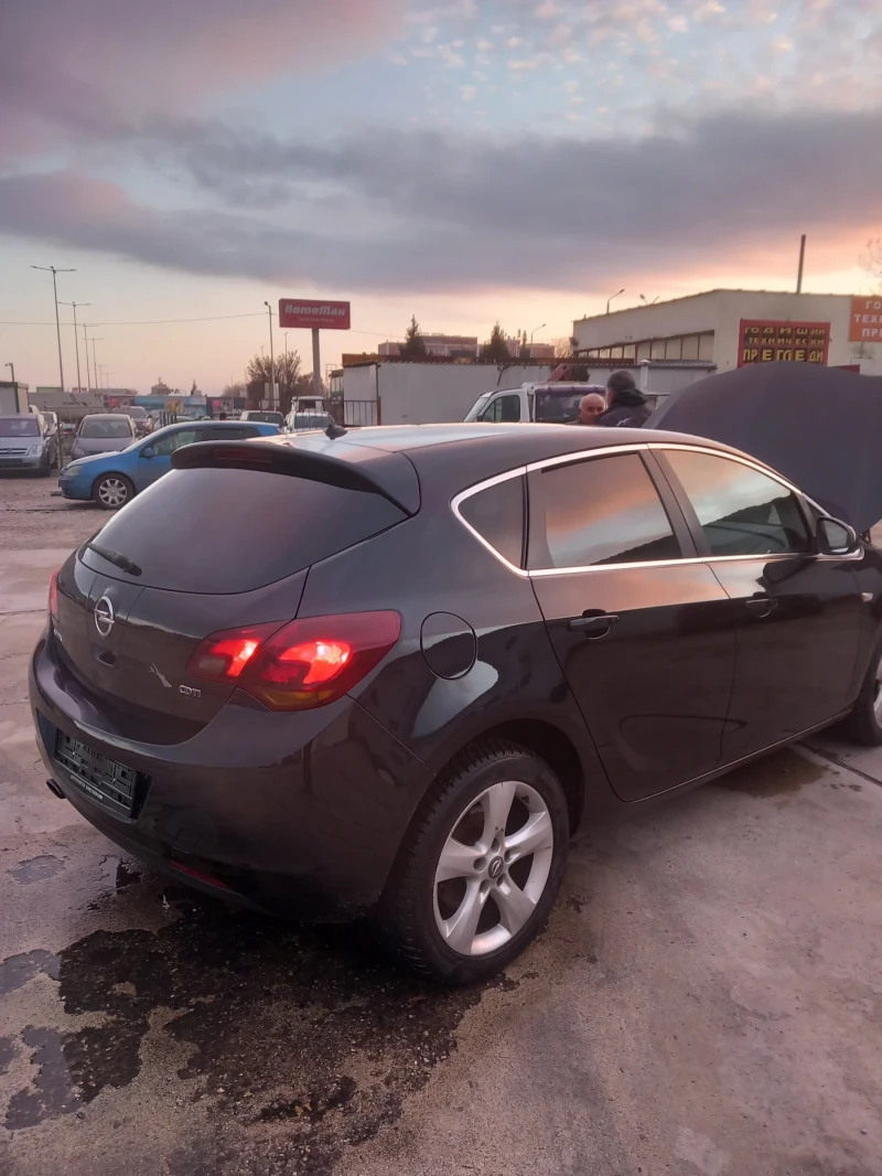 Opel Astra 2.0cdti, снимка 5 - Автомобили и джипове - 48910410