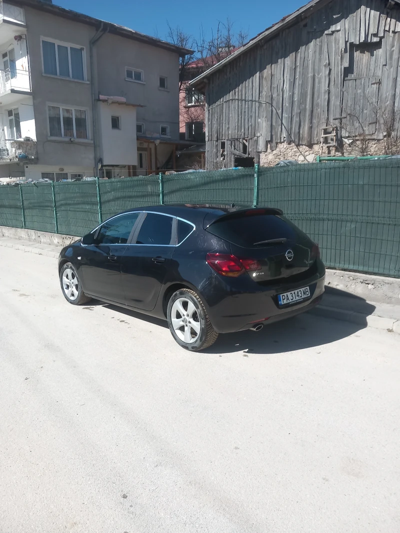 Opel Astra, снимка 2 - Автомобили и джипове - 48910410