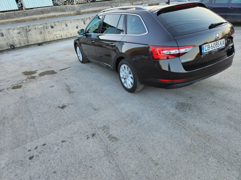 Skoda Superb, снимка 9 - Автомобили и джипове - 49534012