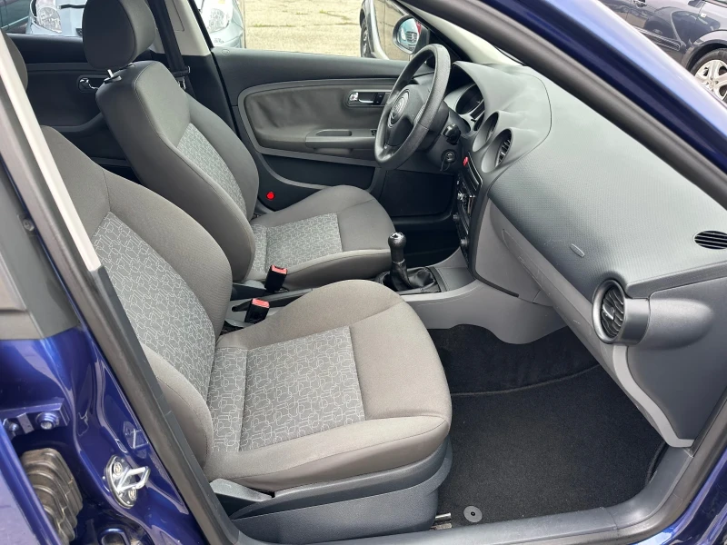 Seat Ibiza Facelift , снимка 12 - Автомобили и джипове - 49864499