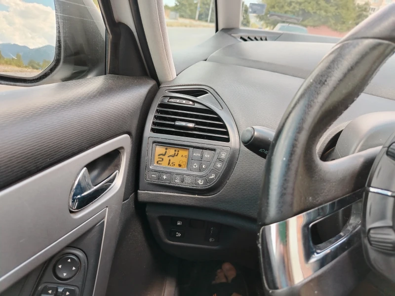 Citroen C4 Picasso, снимка 14 - Автомобили и джипове - 52355940