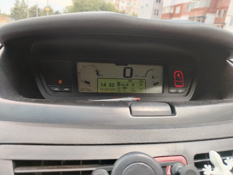 Citroen C4 Picasso, снимка 8 - Автомобили и джипове - 52355940