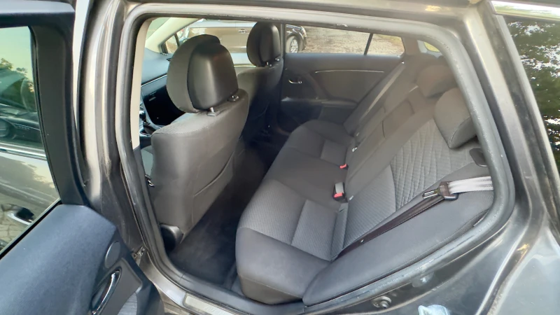 Toyota Avensis 2.2D-2010г., снимка 9 - Автомобили и джипове - 51110036