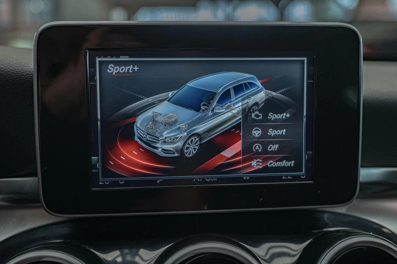 Mercedes-Benz C 220 4MATIC/Панорама/Подгрев/Collision Prevention Assis, снимка 11 - Автомобили и джипове - 51294111