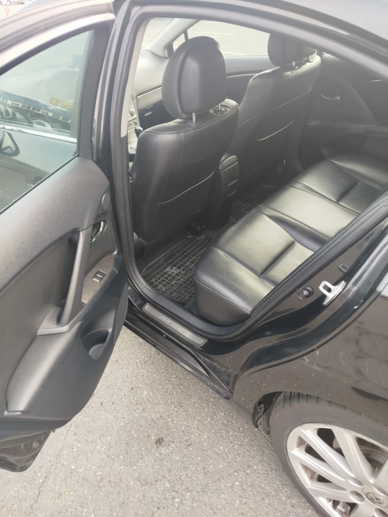 Toyota Avensis Седан t27 d4, снимка 13 - Автомобили и джипове - 53099931