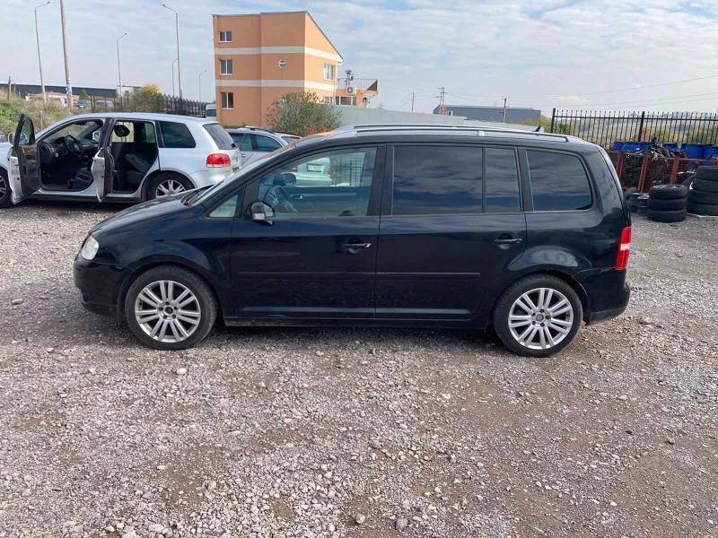 VW Touran 2,0 170 коня *на части*, снимка 2 - Автомобили и джипове - 34502266