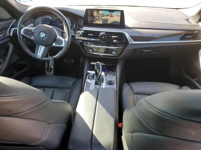 BMW 540 M-Sport* Harman/Kardon* Хедъп* Подгрев* Камери* , снимка 8 - Автомобили и джипове - 48177201