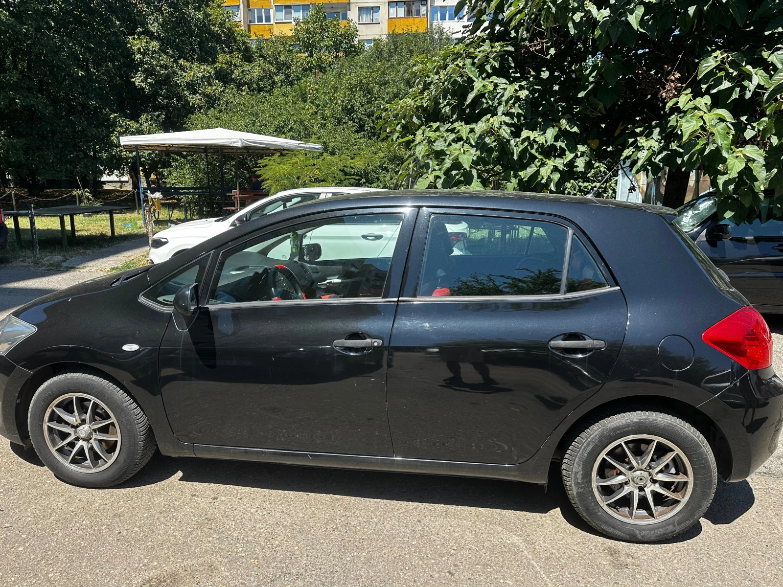 Toyota Auris 1.4 - изображение 8