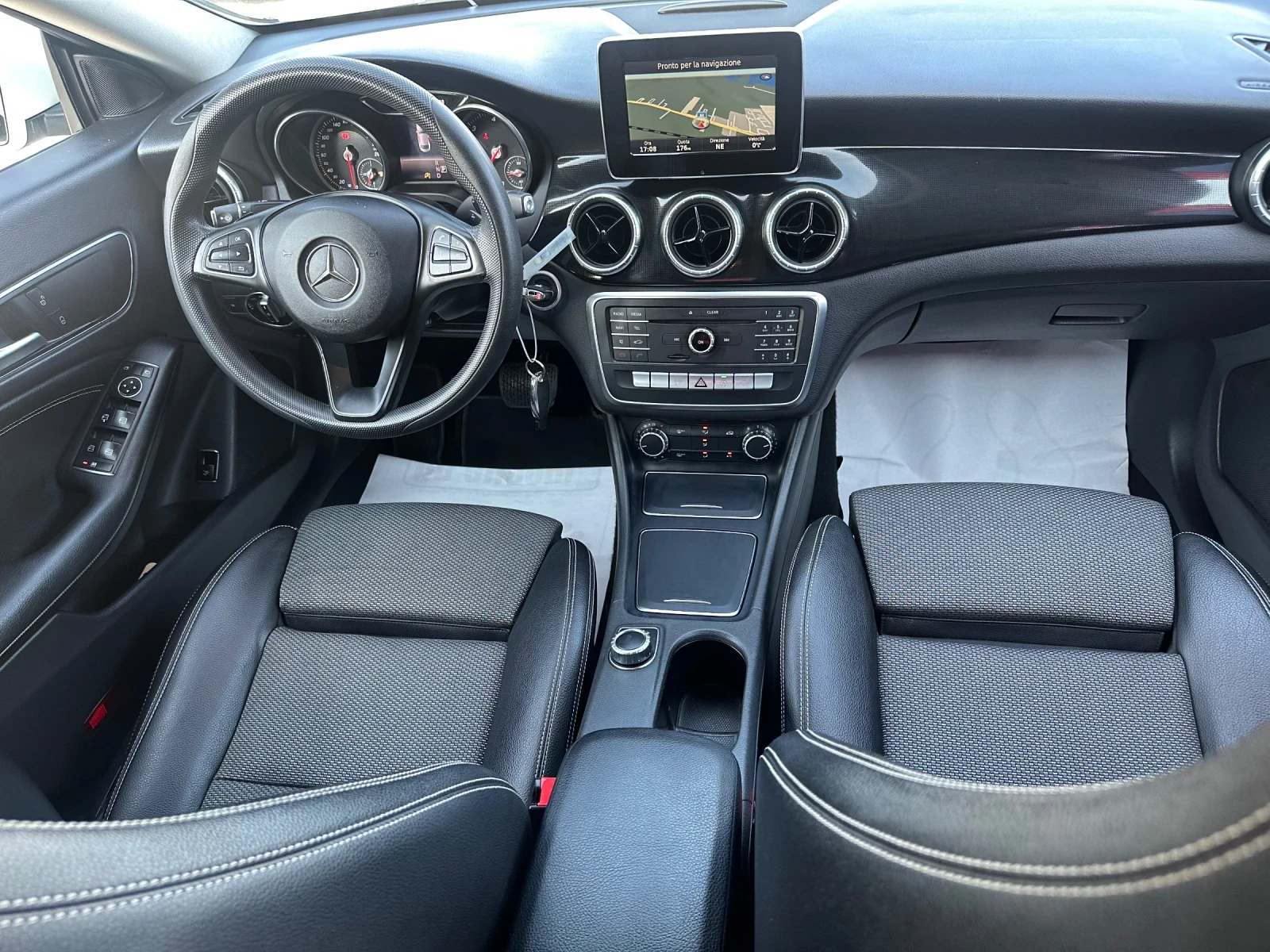 Mercedes-Benz CLA 180 cdi Executive 7Gtronic Facelift - изображение 6