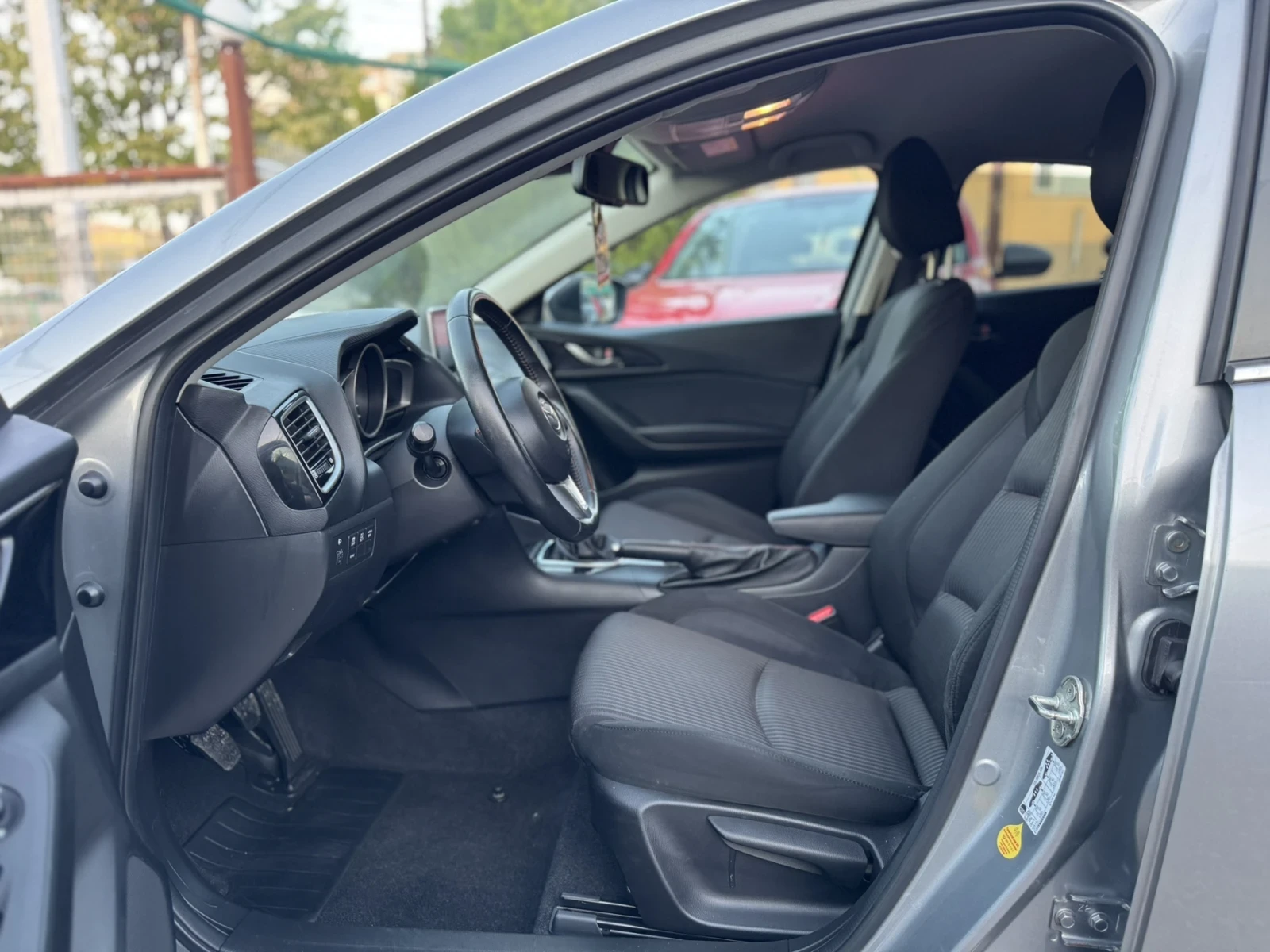Mazda 3 2.0i 120k.c EURO 5B  - изображение 6