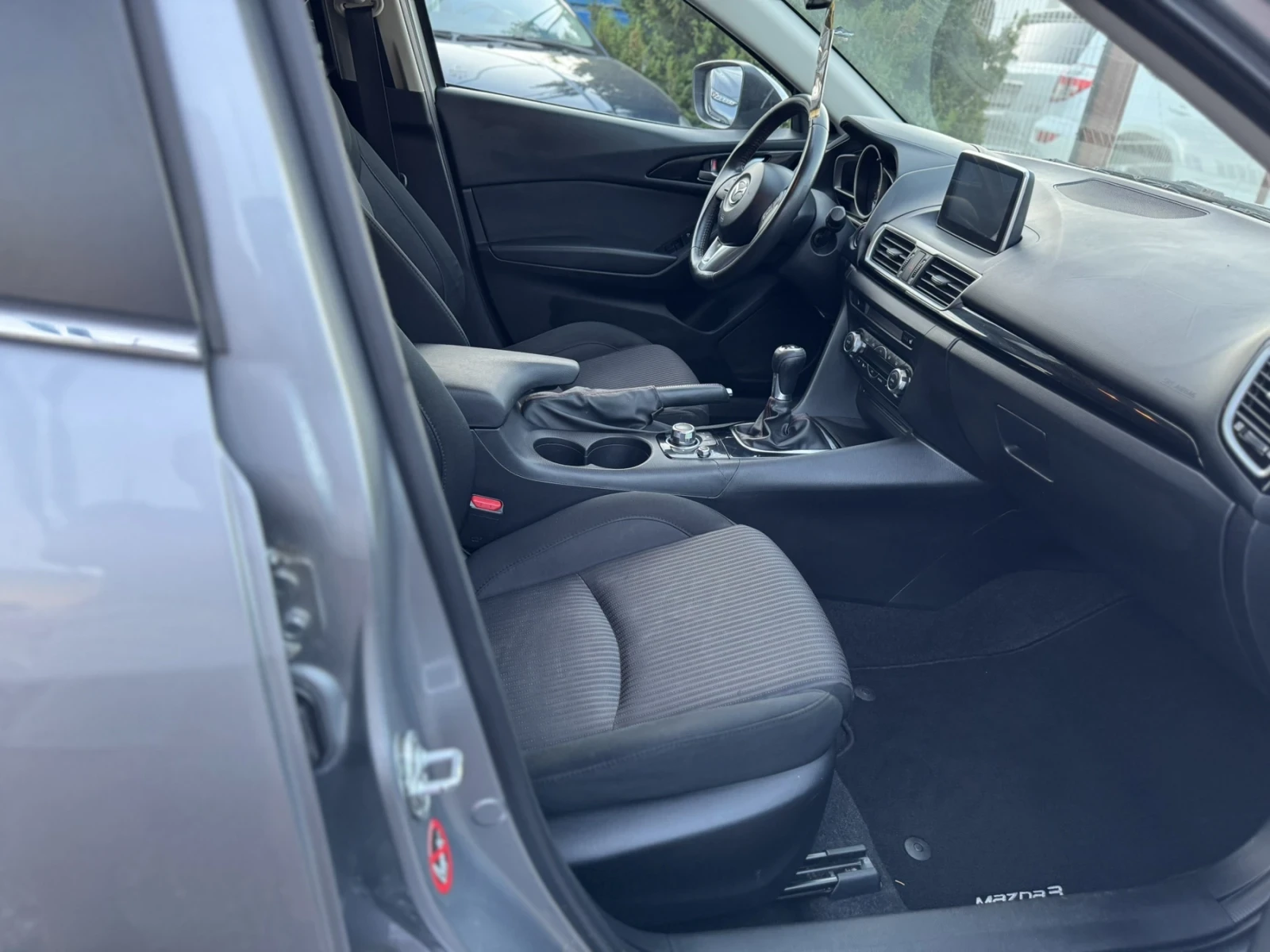 Mazda 3 2.0i 120k.c EURO 5B  - изображение 8
