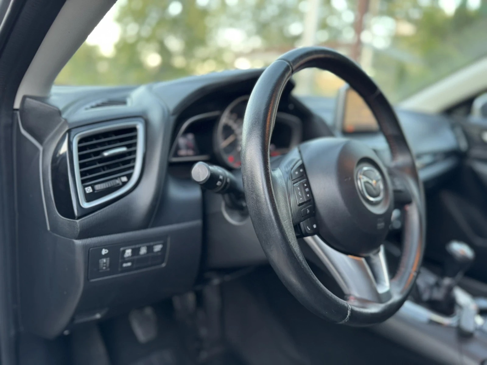 Mazda 3 2.0i 120k.c EURO 5B  - изображение 10
