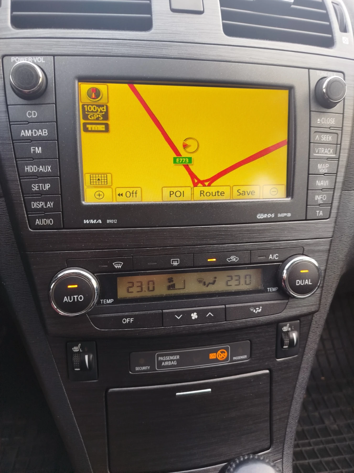 Toyota Avensis Седан 2.2d  - изображение 7