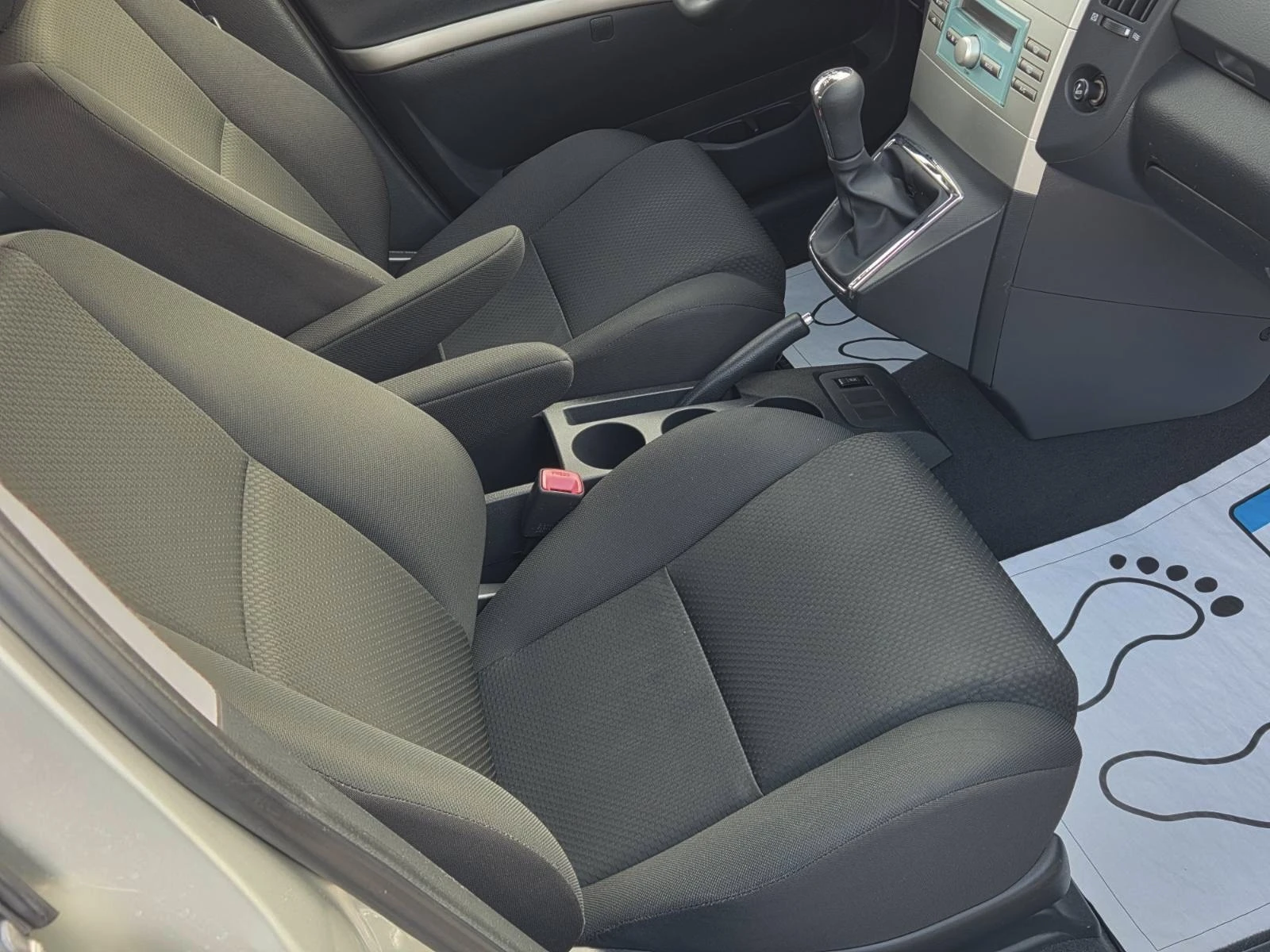 Toyota Corolla verso 2.0DIESEL - изображение 7