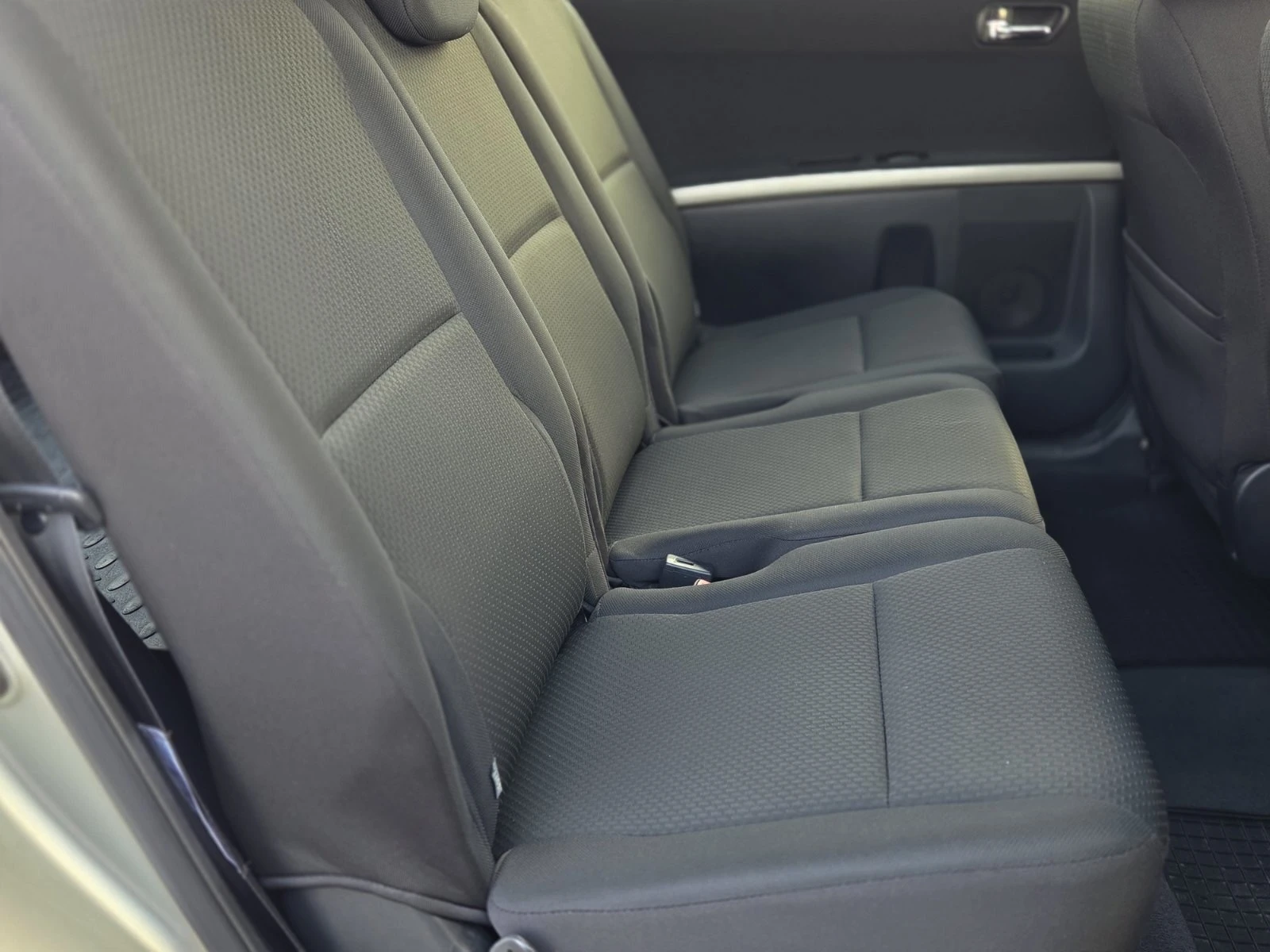 Toyota Corolla verso 2.0DIESEL - изображение 10