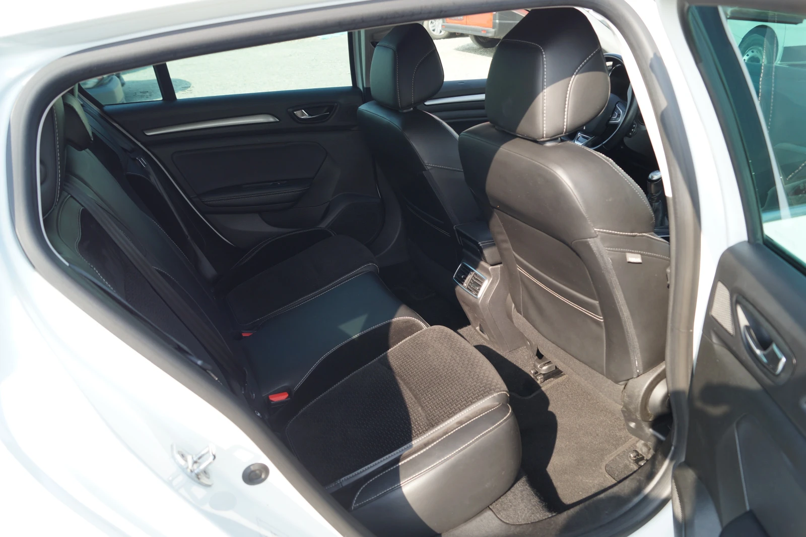 Renault Megane 1.5dci, снимка 10 - Автомобили и джипове - 53767191