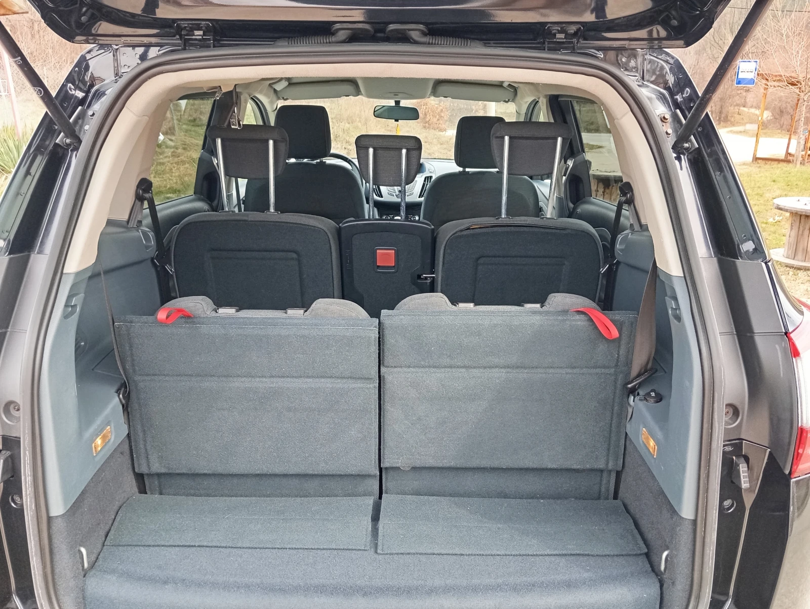 Ford Grand C-Max 1.6-I-6+ 1-м-КЛИМАТРОНИК, снимка 14 - Автомобили и джипове - 53894612