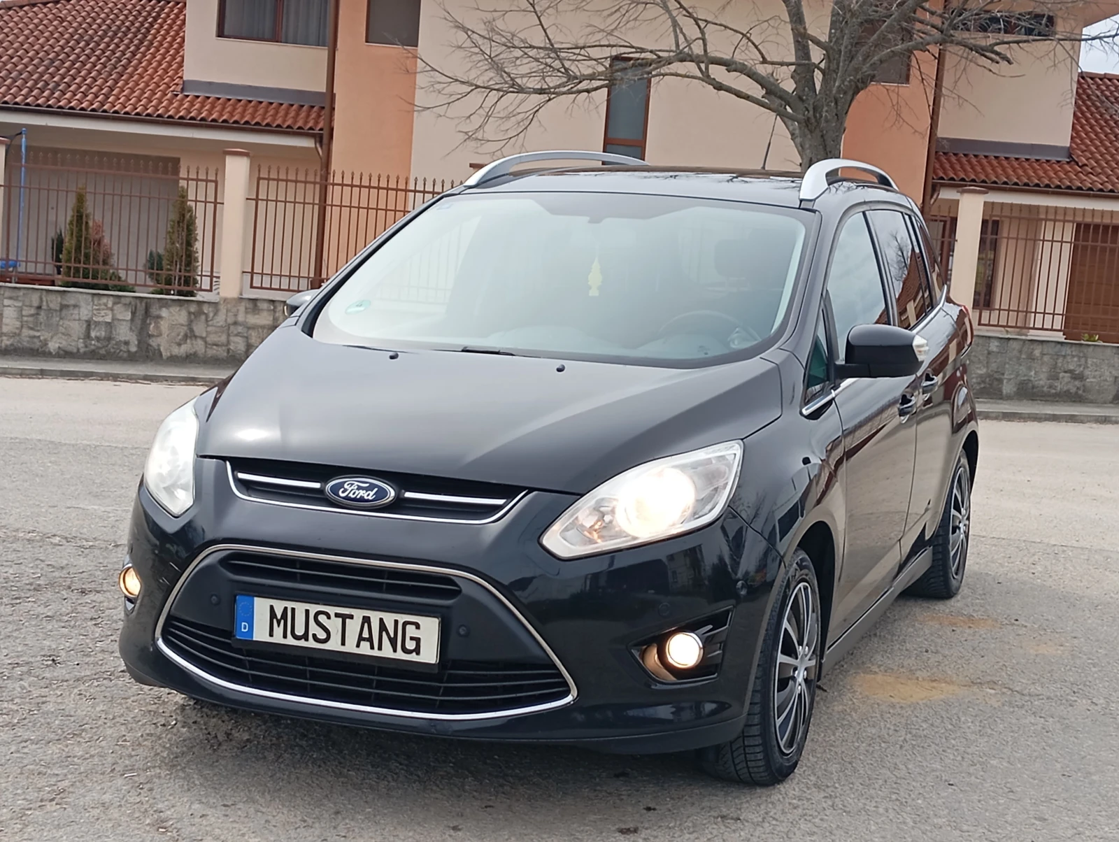 Ford Grand C-Max 1.6-I-6+ 1-м-КЛИМАТРОНИК