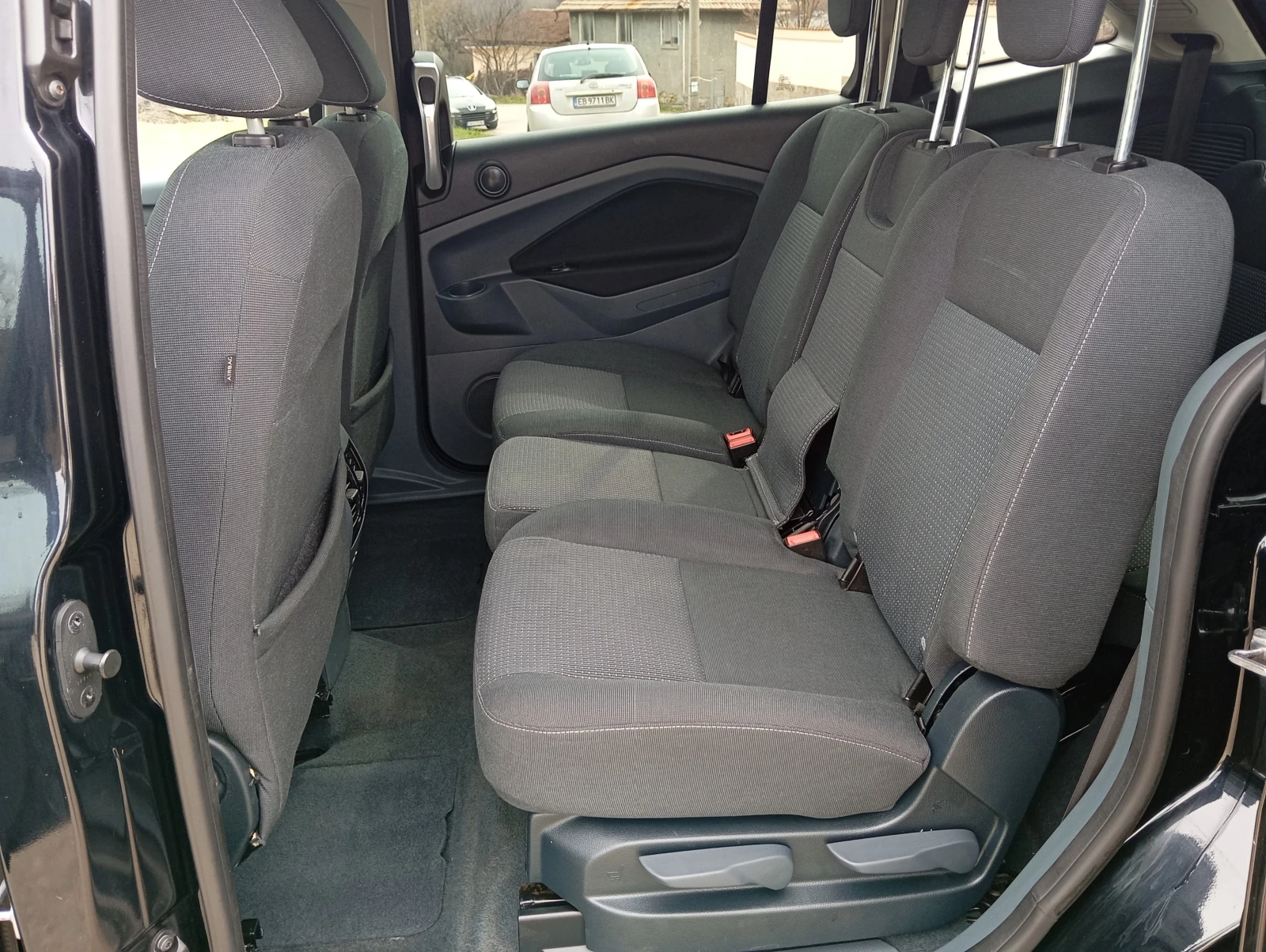 Ford Grand C-Max 1.6-I-6+ 1-м-КЛИМАТРОНИК, снимка 12 - Автомобили и джипове - 53894612