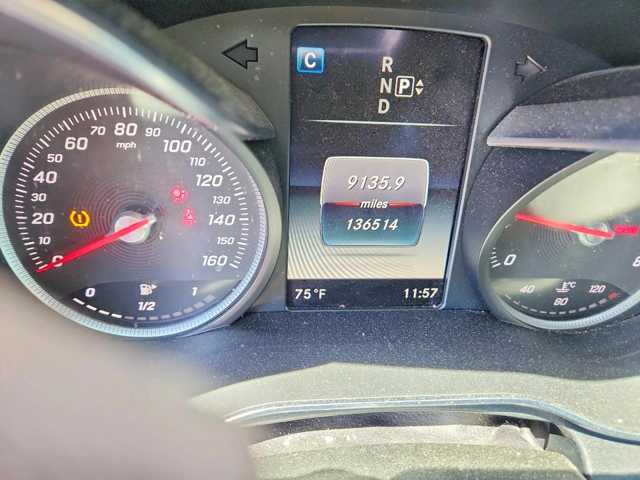 Mercedes-Benz C 300 4MATIC / КОЖА / ПОДГРЕВ / FULL / БЕНЗИН, снимка 9 - Автомобили и джипове - 54640930