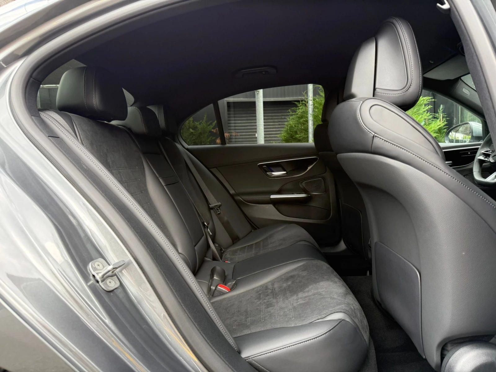 Mercedes-Benz C 220 AMG/4MATIC/BRAND NEW, снимка 13 - Автомобили и джипове - 54643565