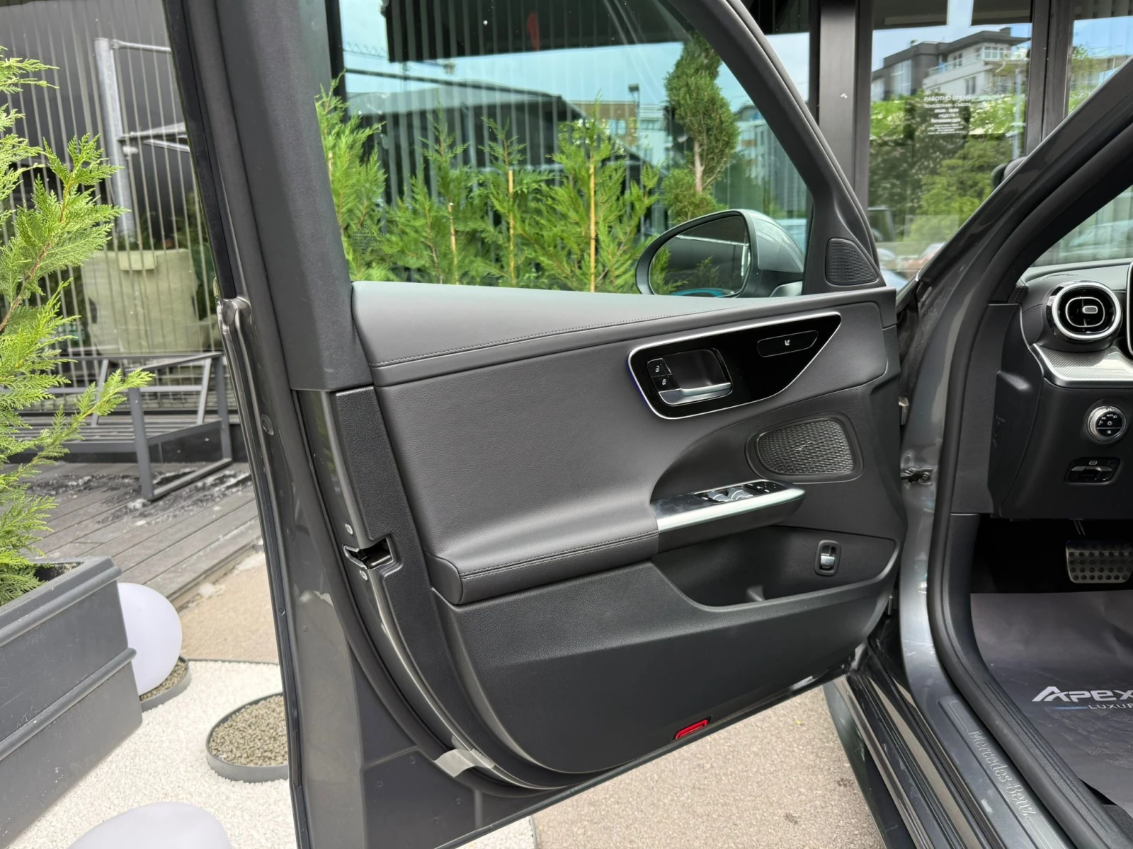 Mercedes-Benz C 220 AMG/4MATIC/BRAND NEW, снимка 10 - Автомобили и джипове - 54643565