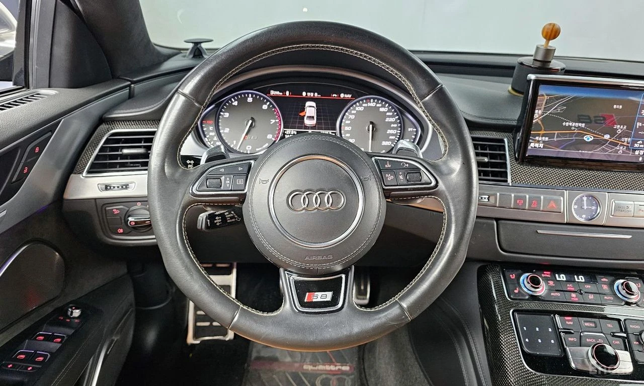Audi S8 4.0T* TFSI* QUATTRO* DISTRONIC* 360CAM* , снимка 7 - Автомобили и джипове - 54751893