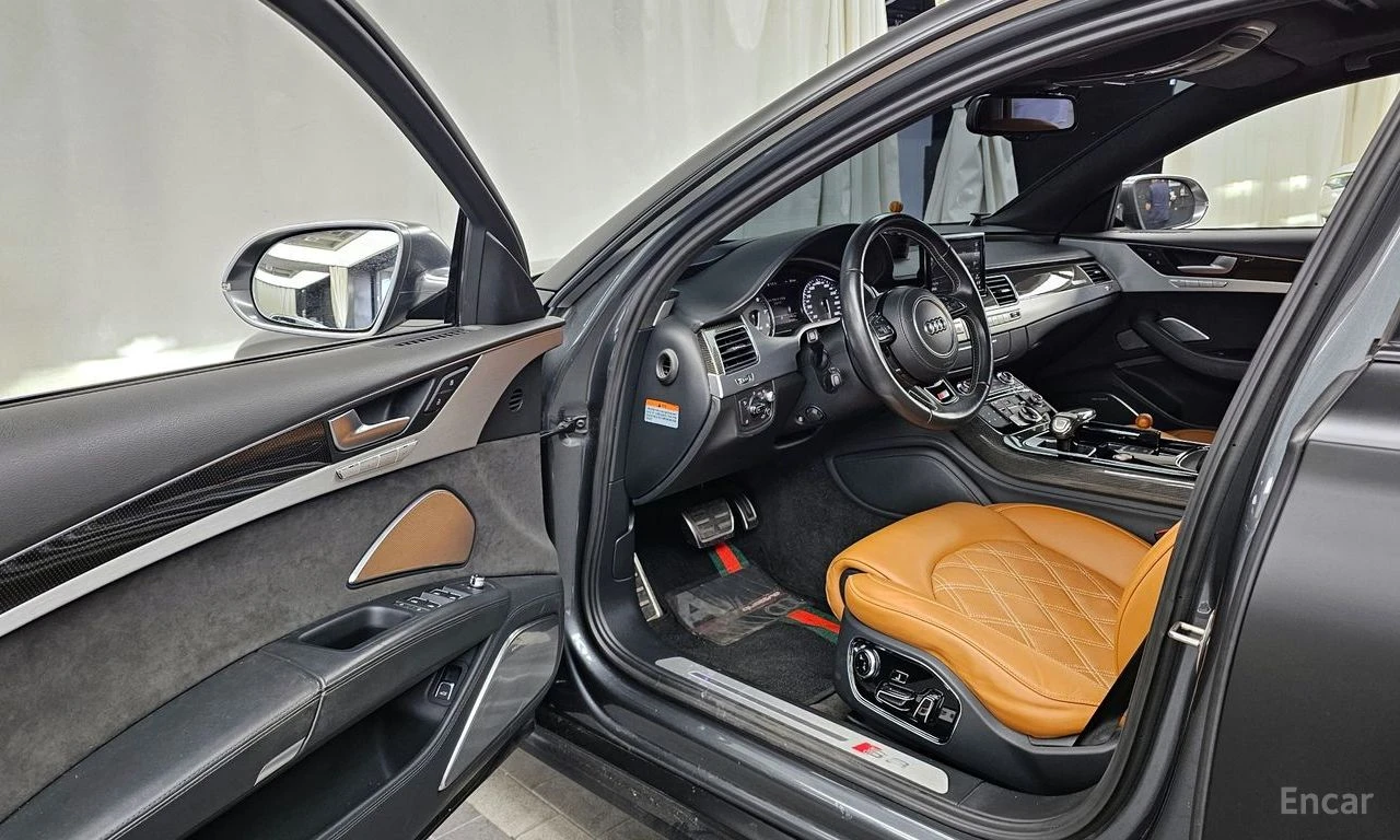 Audi S8 4.0T* TFSI* QUATTRO* DISTRONIC* 360CAM* , снимка 5 - Автомобили и джипове - 54751893