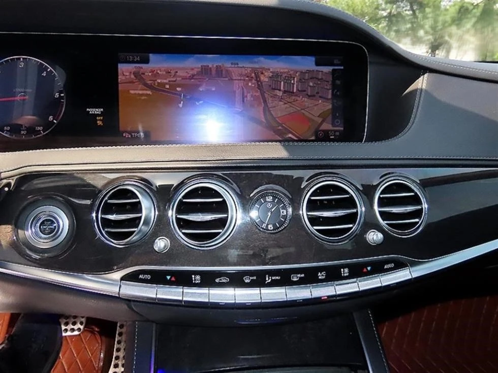 Mercedes-Benz S 350 d 4MATIC* AMG PACK* 360* Dis* Pano* Burm* , снимка 12 - Автомобили и джипове - 54944050