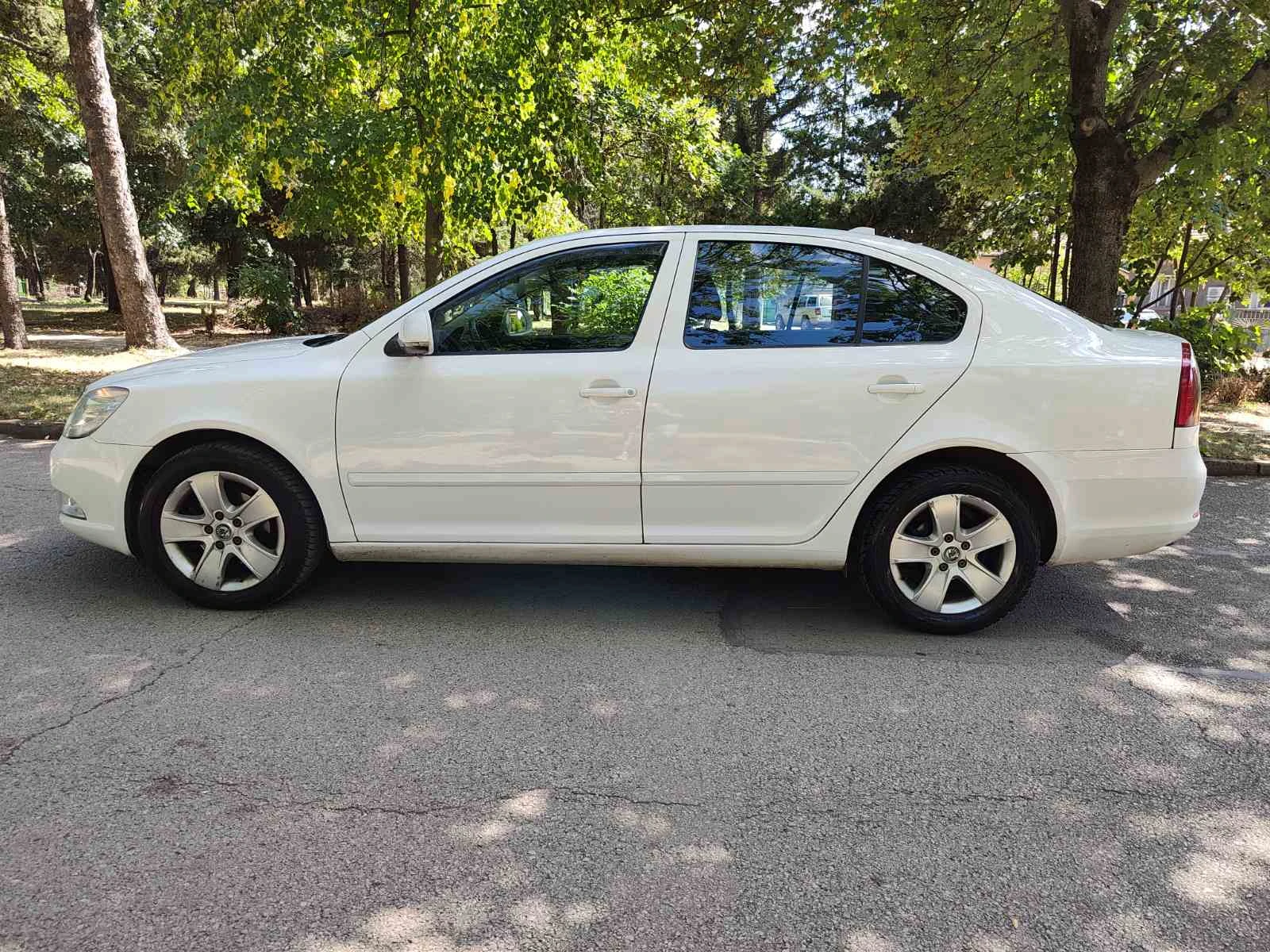 Skoda Octavia 1.9 TDI 105 к.с. 2010г. Euro 5, снимка 9 - Автомобили и джипове - 55598315