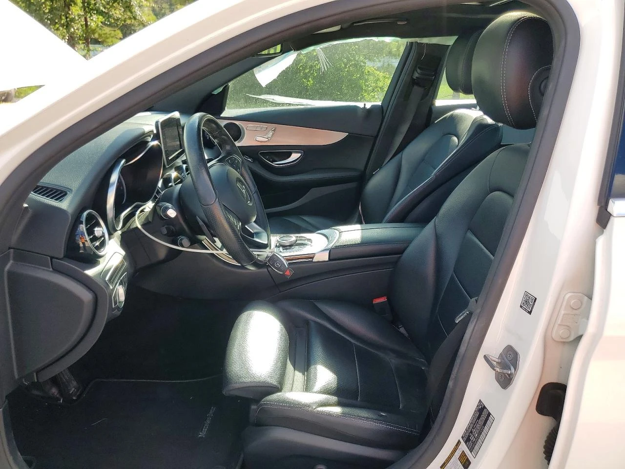 Mercedes-Benz C 300 2.0l 4Matic, снимка 7 - Автомобили и джипове - 55877858