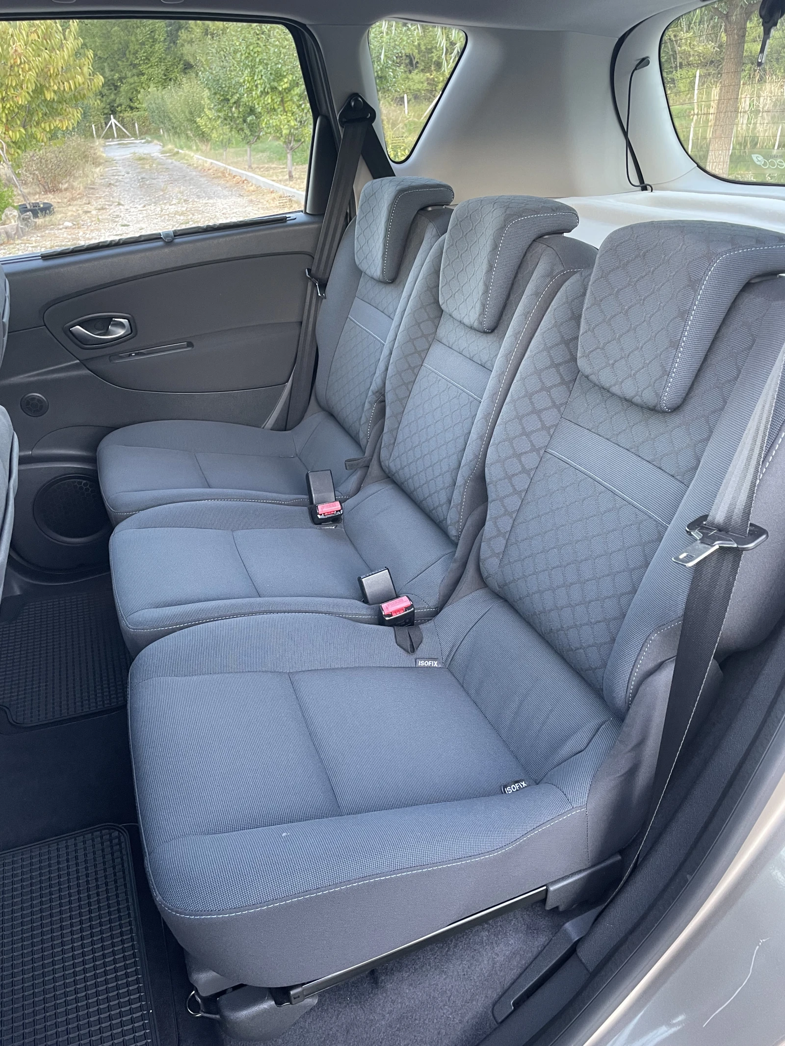 Renault Scenic 1.5DCI , снимка 9 - Автомобили и джипове - 56251742