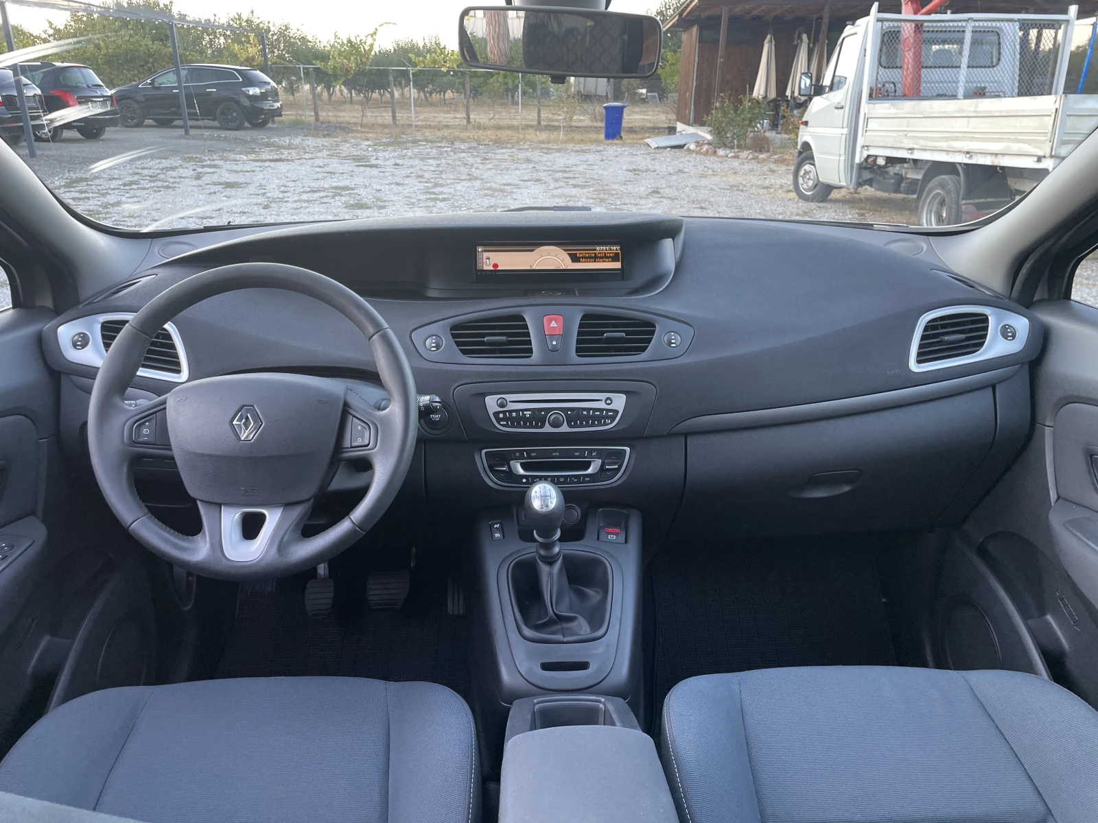Renault Scenic 1.5DCI , снимка 11 - Автомобили и джипове - 56251742