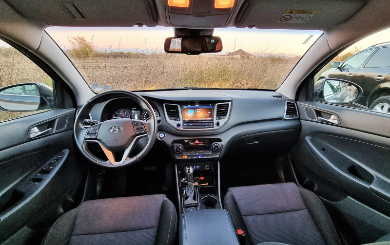 Hyundai Tucson 1.7 CRDI, снимка 8 - Автомобили и джипове - 48335921