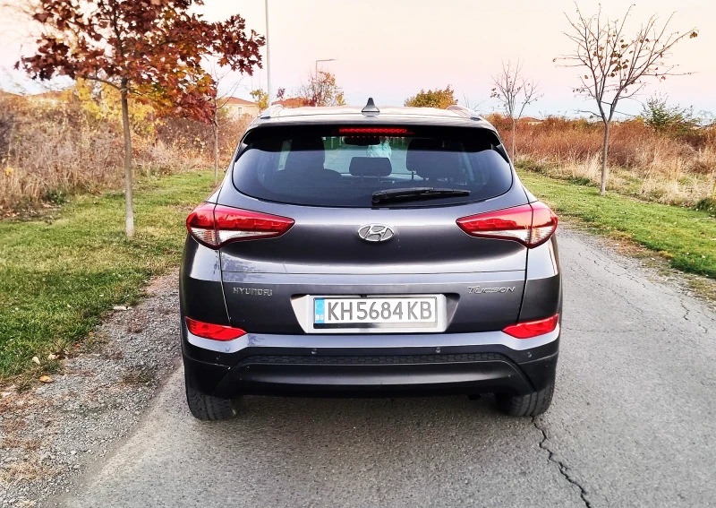 Hyundai Tucson 1.7 CRDI, снимка 4 - Автомобили и джипове - 48335921