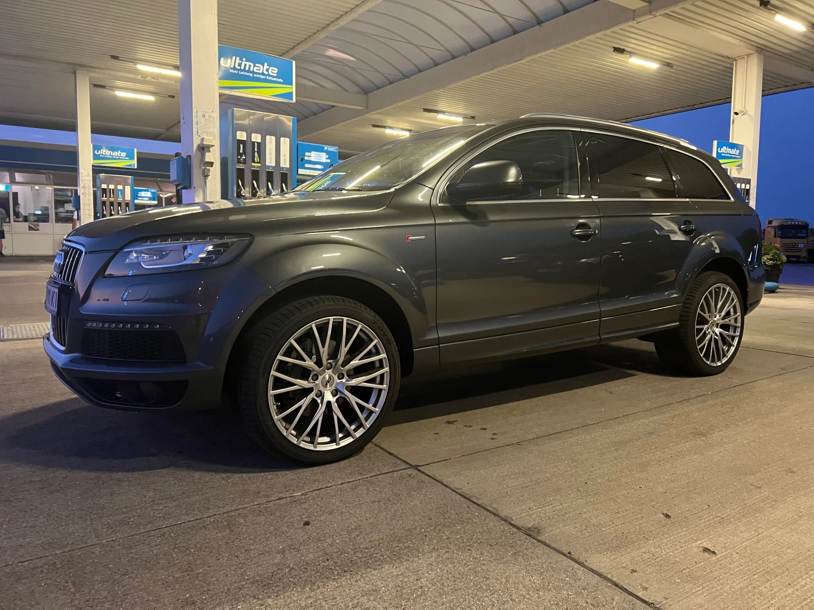 Audi Q7 S line, снимка 1