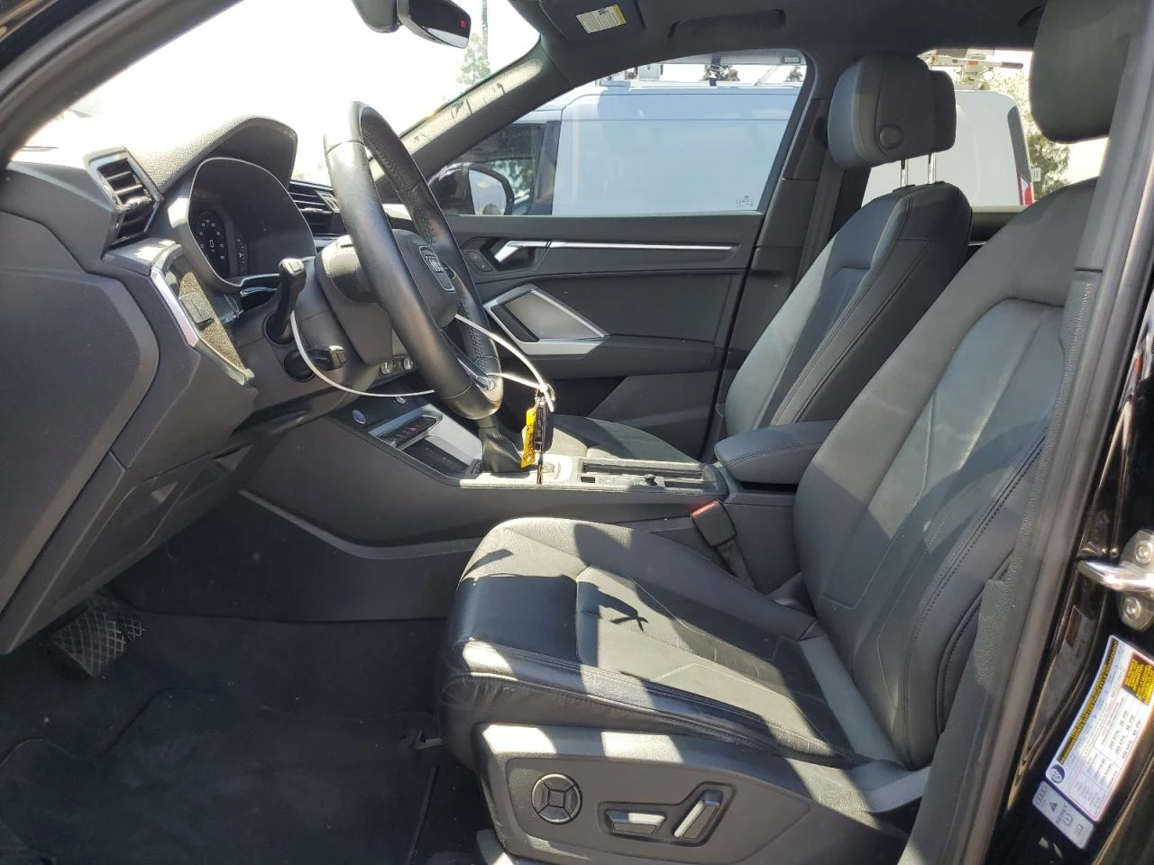 Audi Q3 Premium Plus S-Line* Matrix* Диг.табло* Пано*  - изображение 7