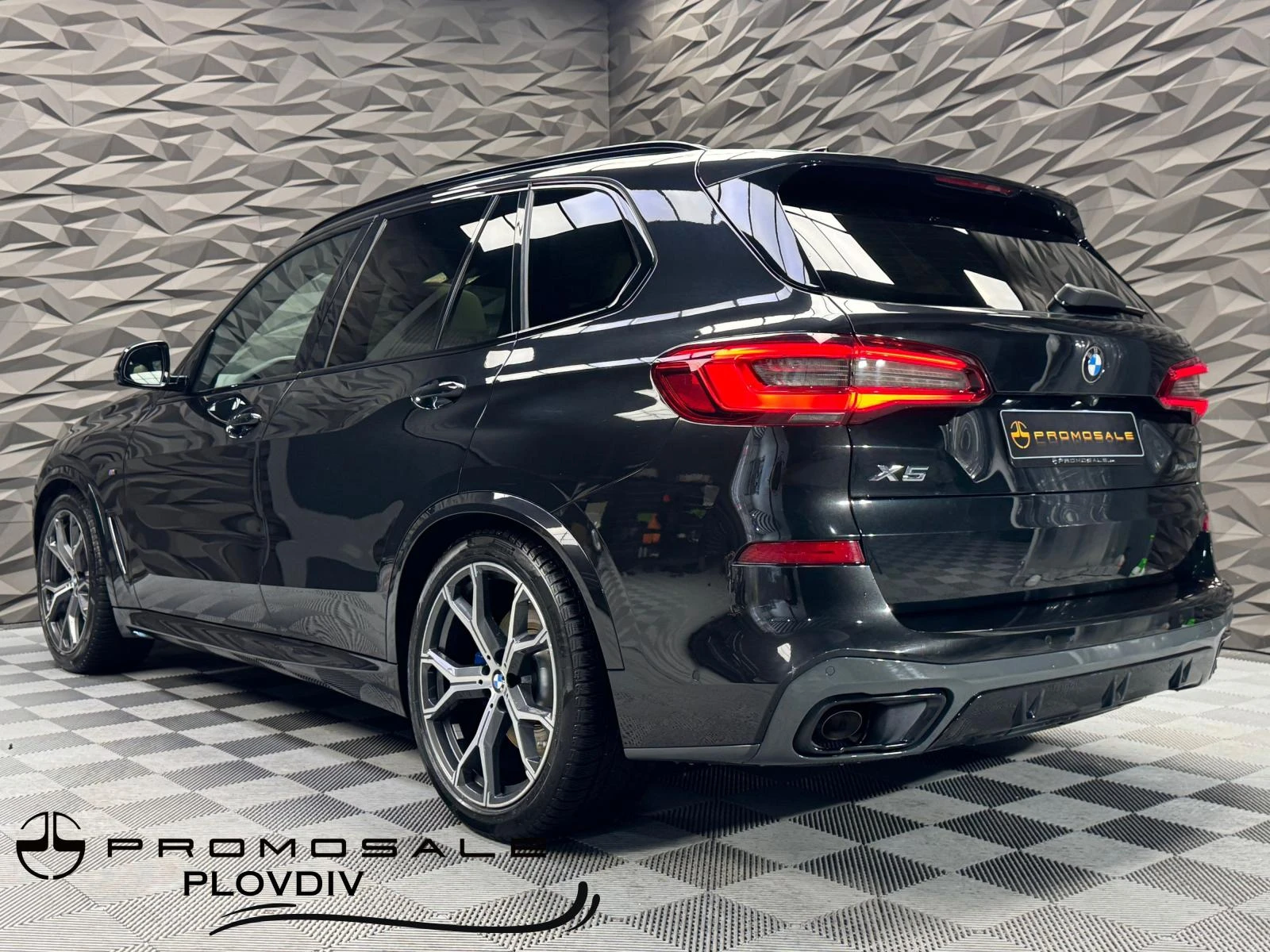 BMW X5 xDrive30d M-pack H&K* Pano* 360* Подгрев - изображение 3