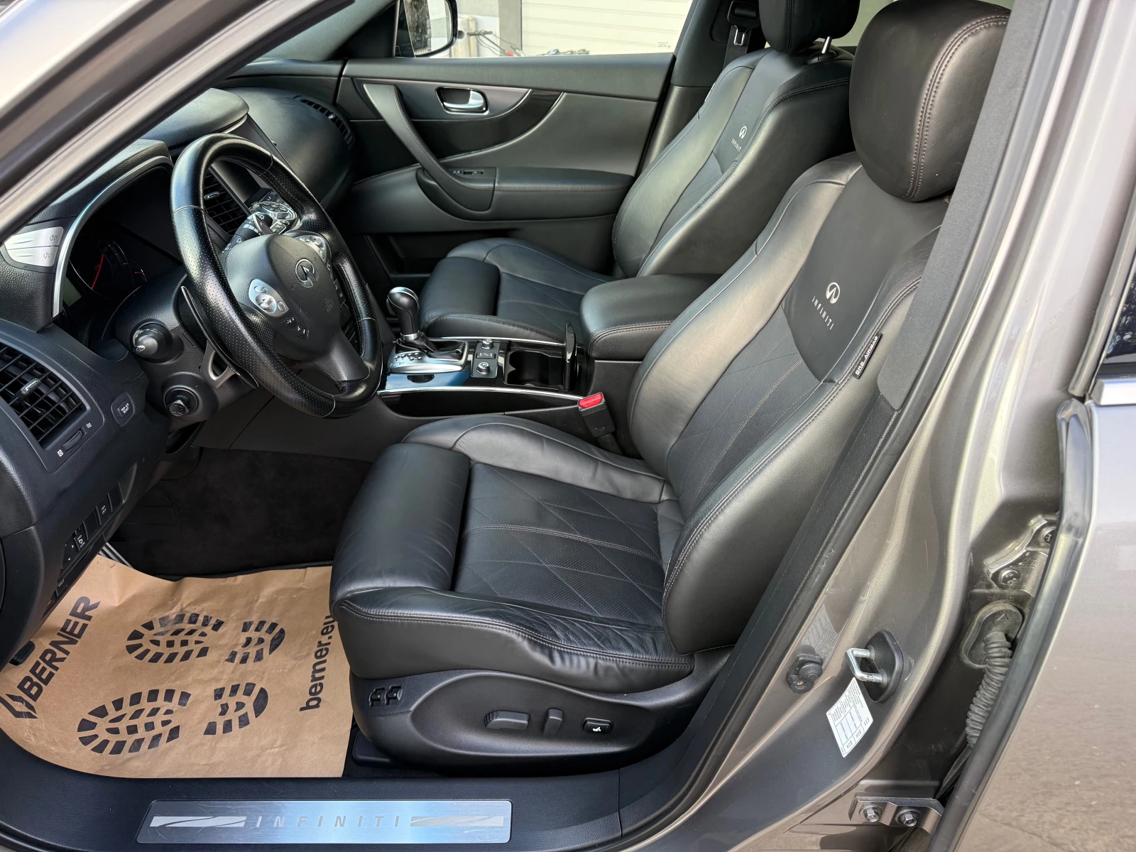 Infiniti Fx 30 d S 4x4 - изображение 8