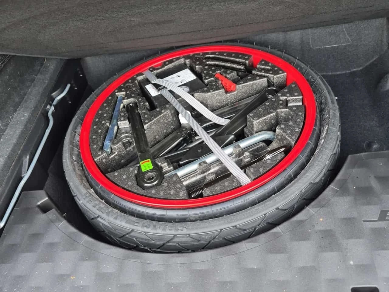 Porsche Cayenne  PLATINUM EDITION| 360| PANO| ОБДУХВАНЕ| 2 КЛЮЧА| , снимка 14 - Автомобили и джипове - 53900745