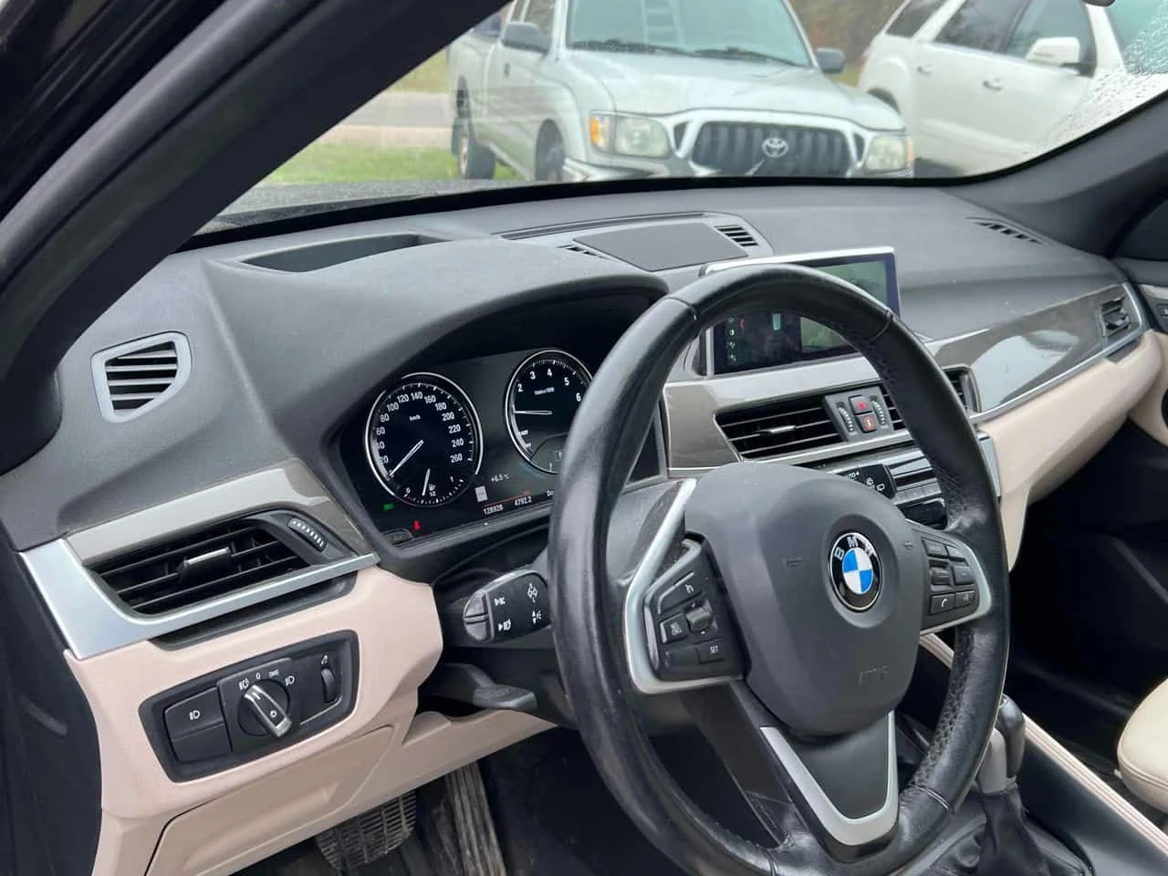 BMW X1 xDrive28i| PANO| HUD| ПОДГРЕВ| 2 КЛЮЧА| АВТОКРЕДИТ, снимка 8 - Автомобили и джипове - 54545607