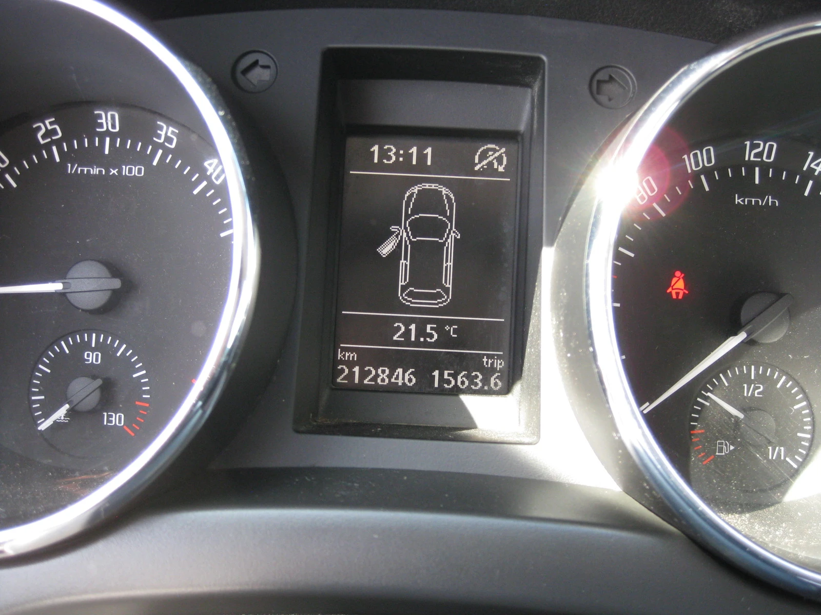 Skoda Yeti 1, 6 TDI, снимка 17 - Автомобили и джипове - 54599058