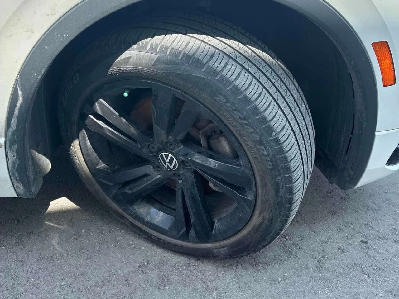 VW Tiguan Comfortline R Line Black Edition/ПАНОРАМА, снимка 6 - Автомобили и джипове - 54620562