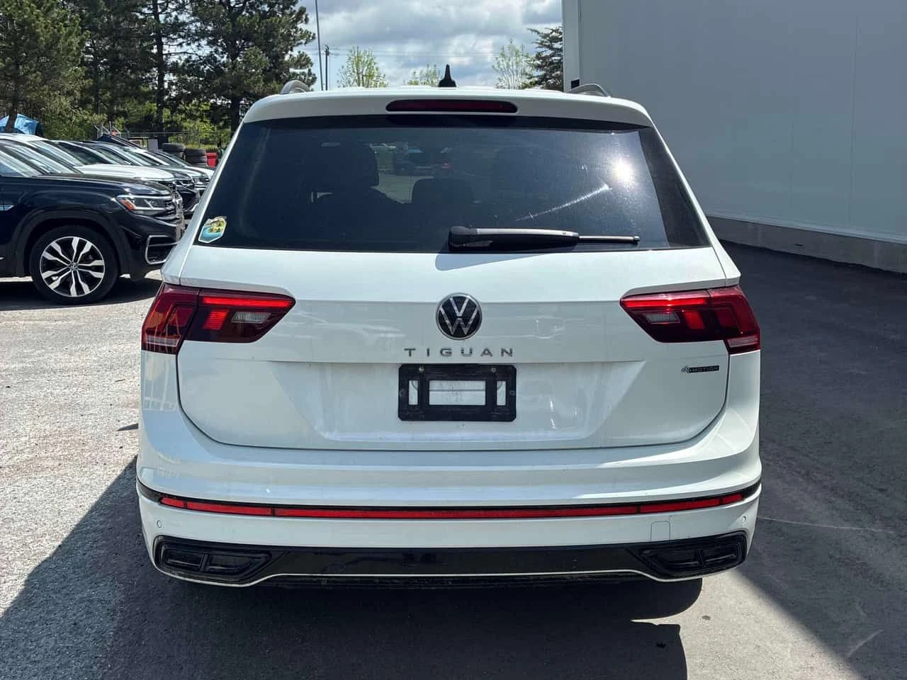 VW Tiguan Comfortline R Line Black Edition/ПАНОРАМА, снимка 5 - Автомобили и джипове - 54620562