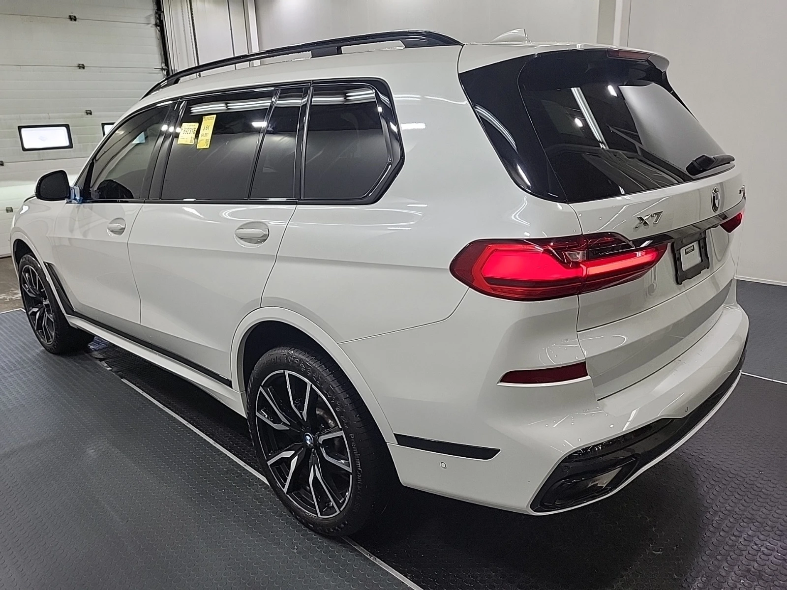 BMW X7 40I * M ПАКЕТ * HEAD UP * CARFAX * ОБДУХВАНЕ * , снимка 4 - Автомобили и джипове - 55014395