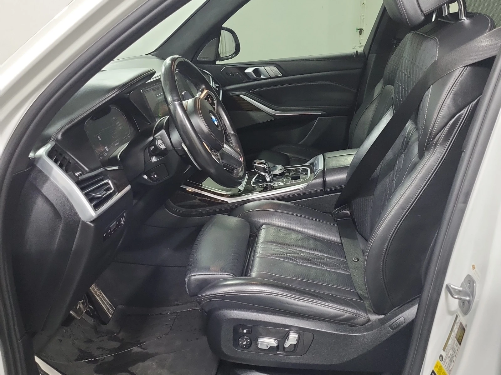 BMW X7 40I * M ПАКЕТ * HEAD UP * CARFAX * ОБДУХВАНЕ * , снимка 5 - Автомобили и джипове - 55014395