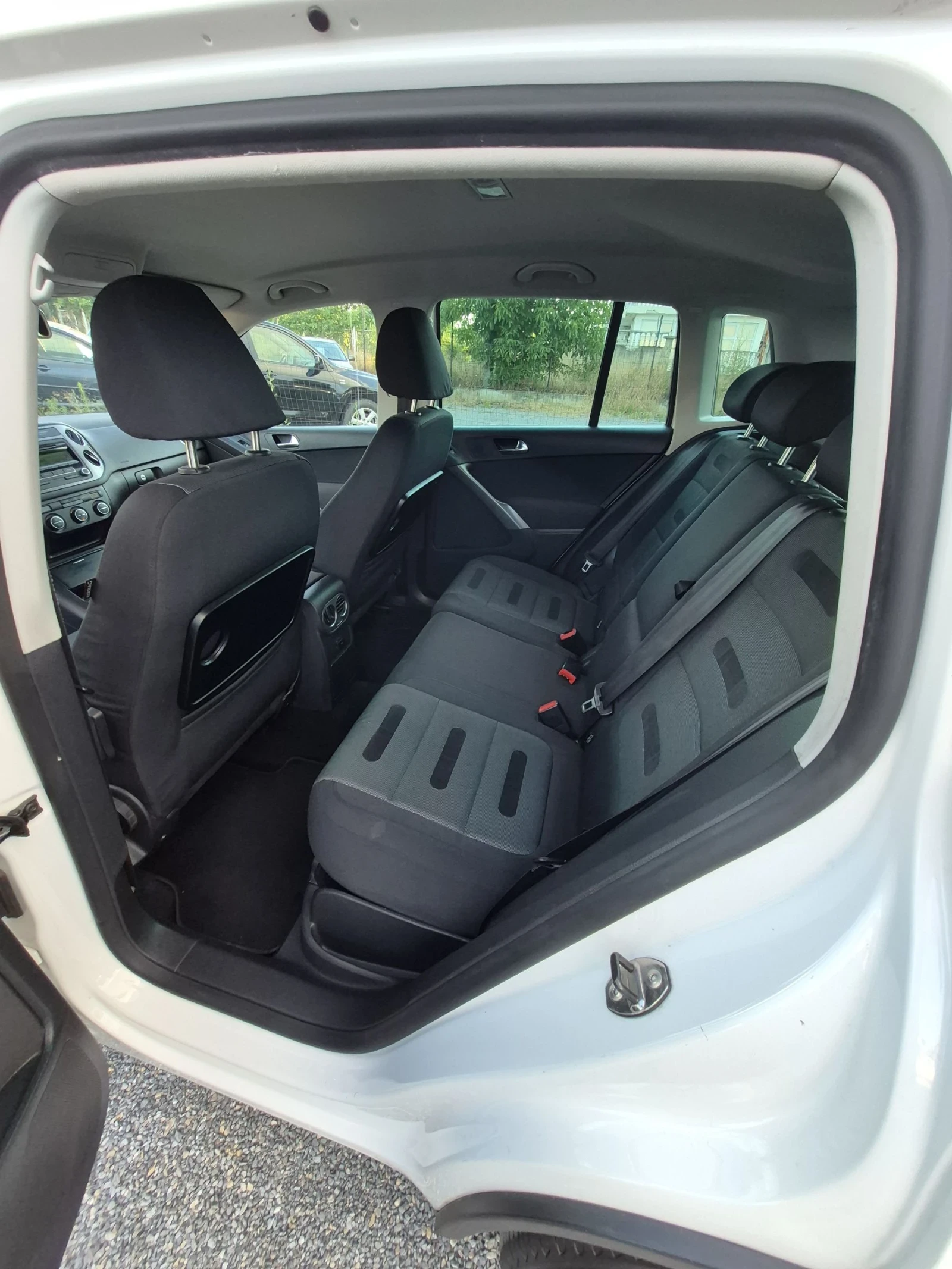 VW Tiguan 2.0 TDI 4x4, снимка 9 - Автомобили и джипове - 55225525